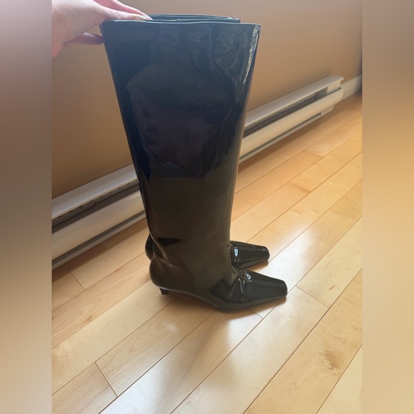 L'INTERVALLE Glossy Black Knee-High Boots - Picture 4 of 7